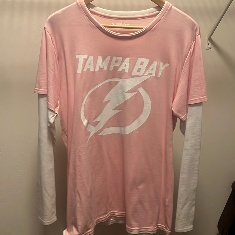 Pink Tampa Bay Lightning T Shirt Size XL